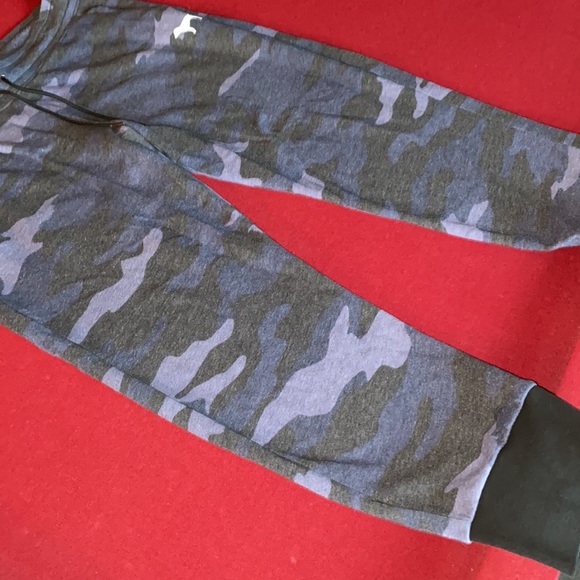 NWOT PINK Navy Camo Sweat Pants - Picture 2 of 6